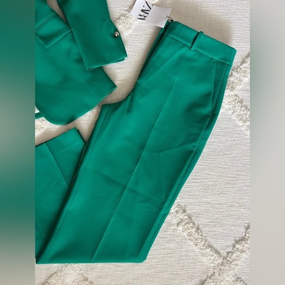 Zara Bright Green Tailored Blazer & Matching Trousers - Picture 3 of 11